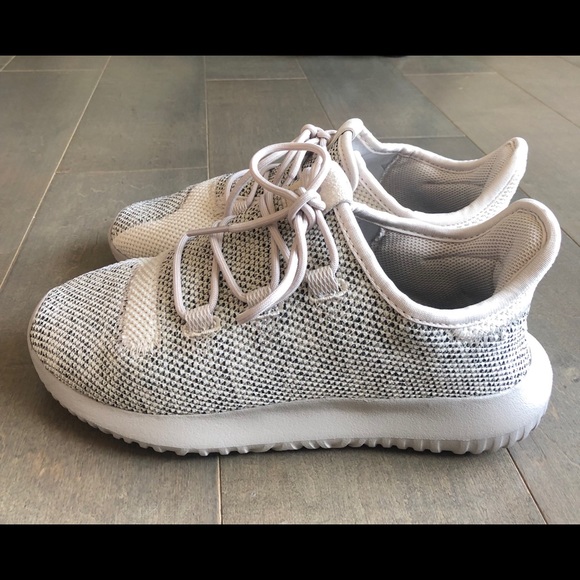 {keywor d} adidas tubular 25